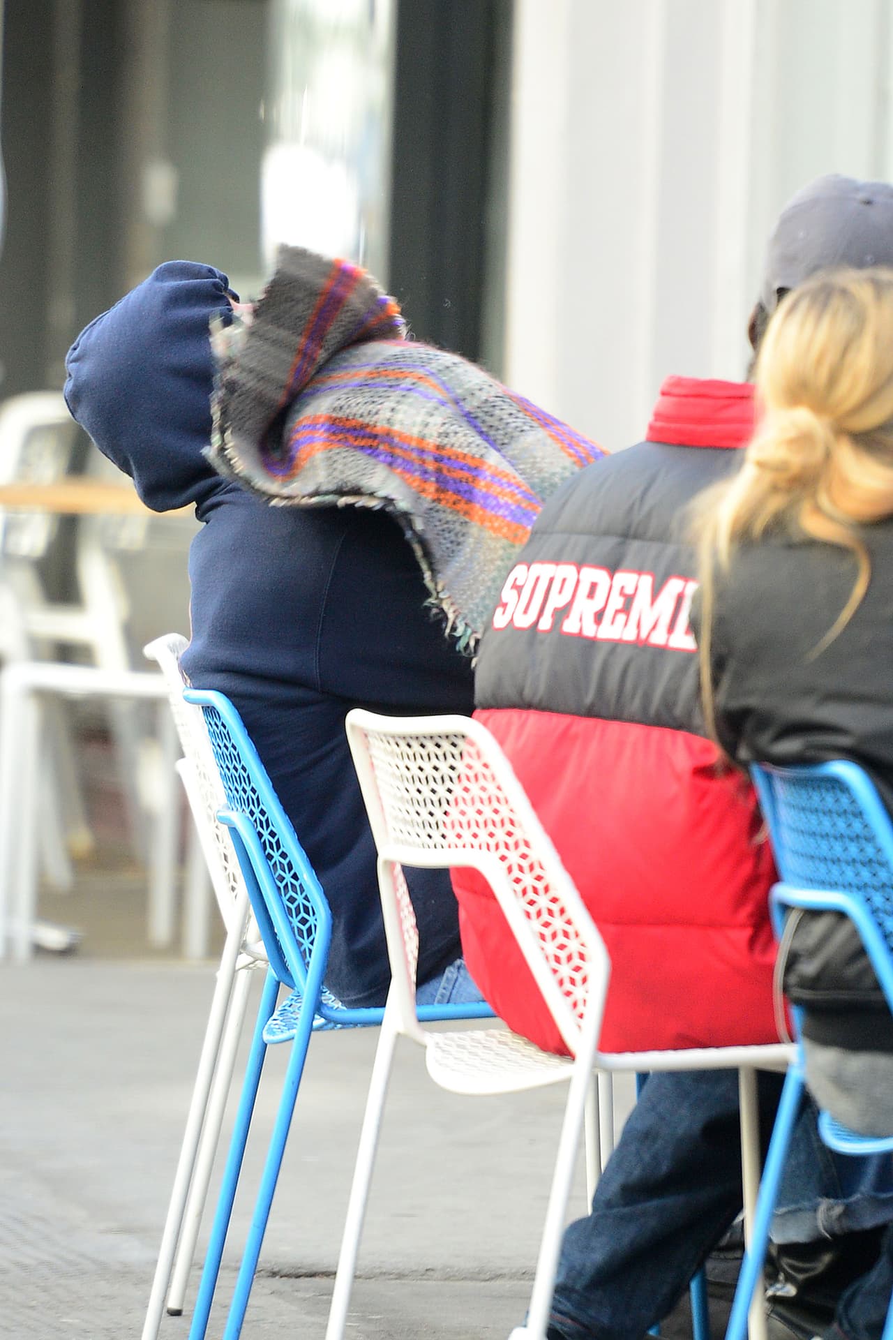 Rocco parecía que ya se iba a quedar dormido en pleno lunch. ¡Qué friolento!