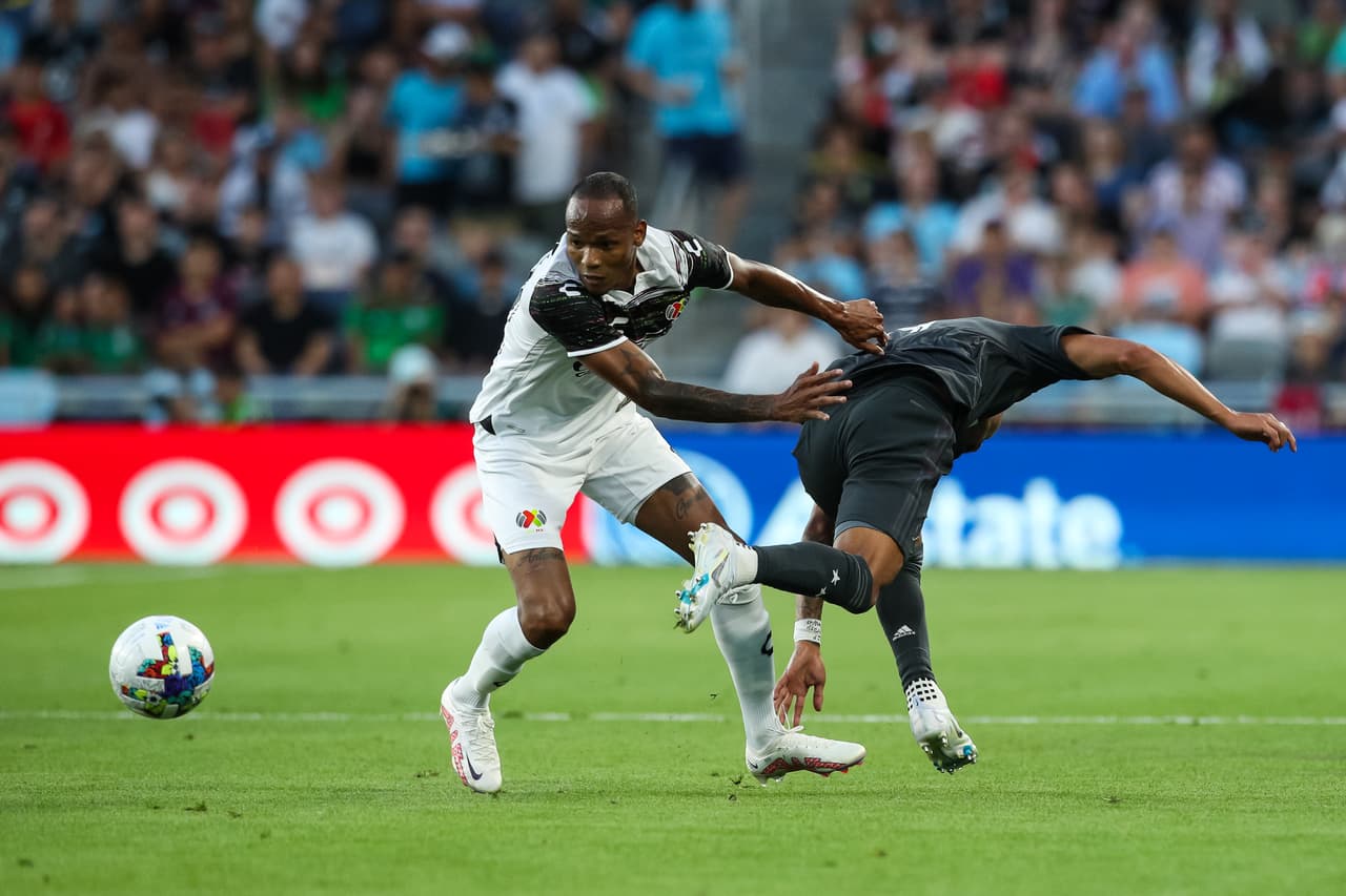 Con goles de Vela y Ruidíaz, las estrellas de MLS vencieron por segundo año consecutivo al equipo de estrellas de la Liga MX que se cansó de fallar a lo largo de los 90 minutos en gran partido en Minnesota.