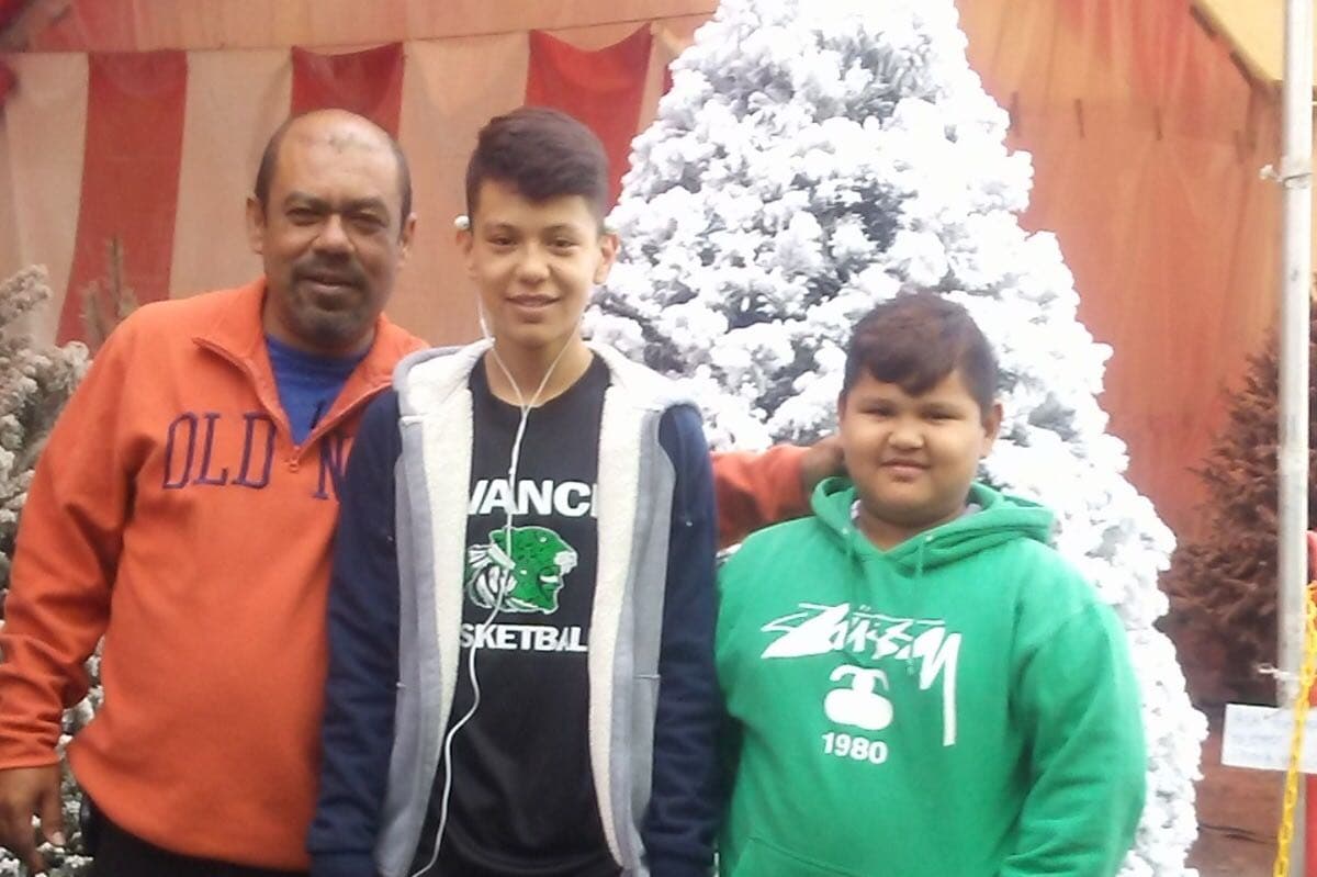 ICE lo arrestó por dos faltas menores de hace 22 años, que quedaron en evidencia tratando de legalizarse