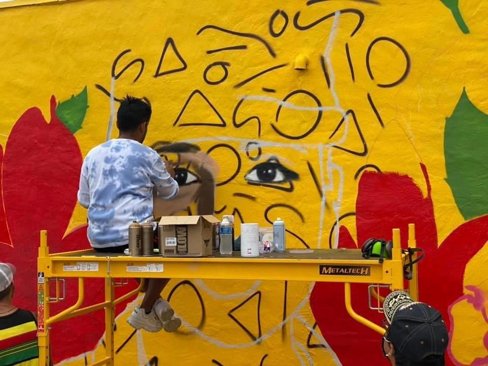 El artista hispano, Juan Velázquez, decidió homenajear a la fallecida joven pintando un mural en Fort Worth.
<br>