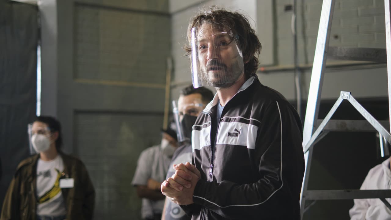 Jorge Ramos habla con Diego Luna sobre su serie 'Todo va a estar bien'