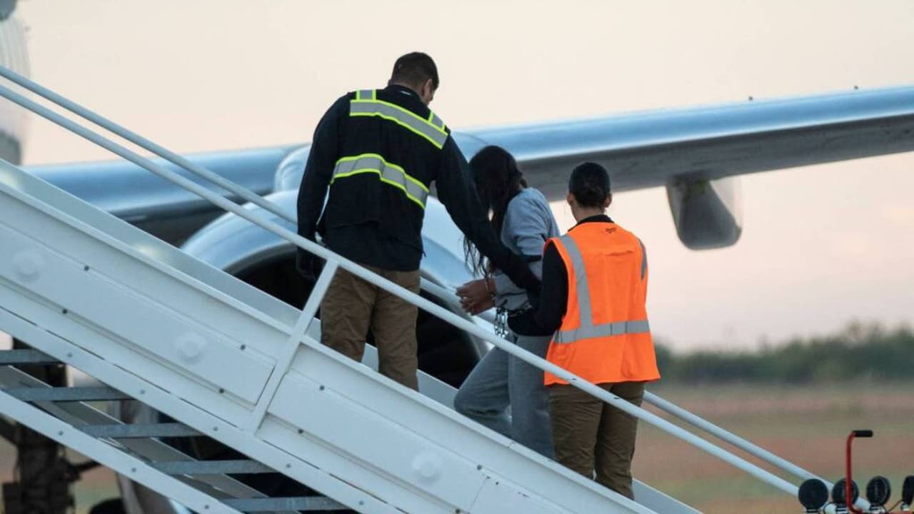 ¿Cuáles son las consecuencias de aplicar a los $3,000 que ofrece el DHS para 'autodeportarse'?