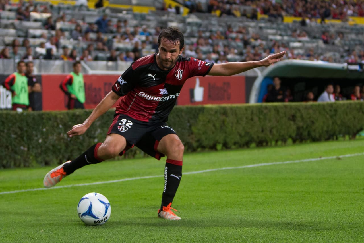 Álvaro González fue operado de la rodilla satisfactoriamente