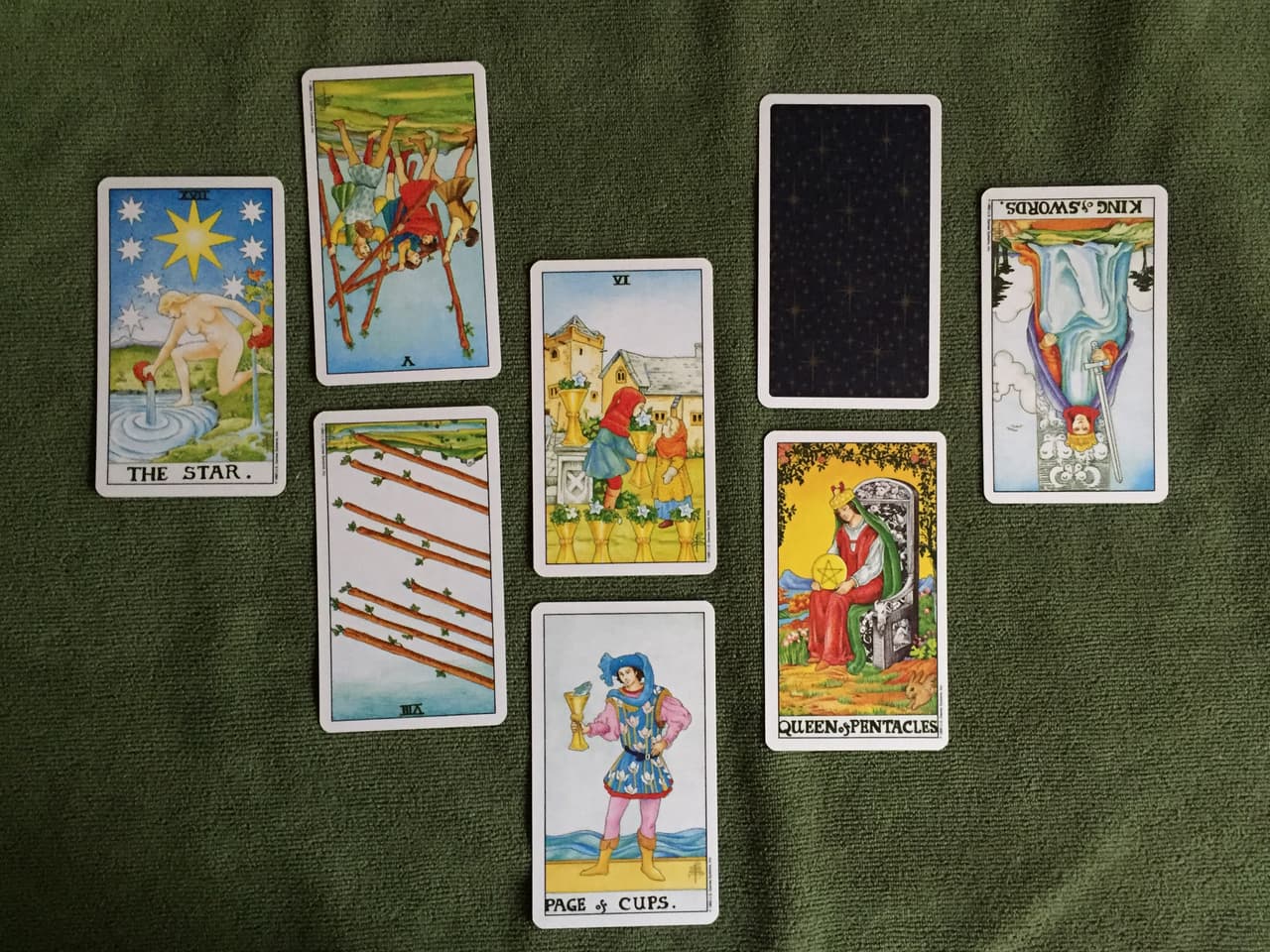 <b>Carta 7: </b>Esta carta define esa primera relación que va a llegar, con sus problemas, duraciones, ventajas, problemas, ilusiones y resultados.