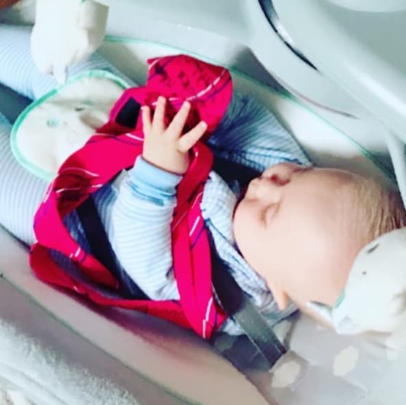 No hay semana que pase sin que publiqué imágenes del pequeño Manuel o de su esposo.