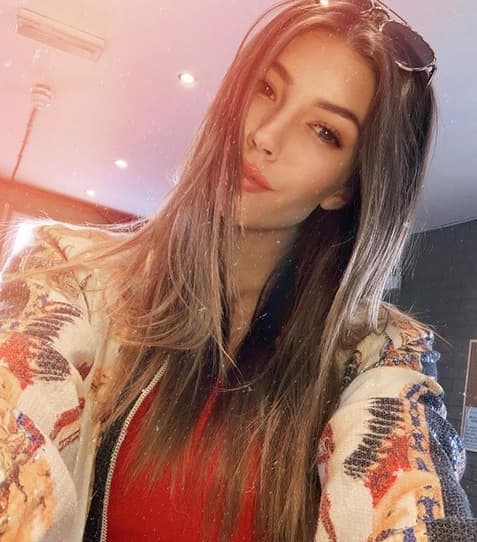 La modelo española 
<b><a href="https://www.instagram.com/elitulian/" target="_blank">Eli Tulián</a></b> aclaró que no tiene ninguna relación sentimental con el cantautor venezolano 
<b><a href="https://www.univision.com/temas/nacho" target="_blank">Nacho</a></b>, quien el sábado pasado informó que ya no es pareja de 
<b>Inger Mendoza, </b>madre de sus tres hijos más pequeños.