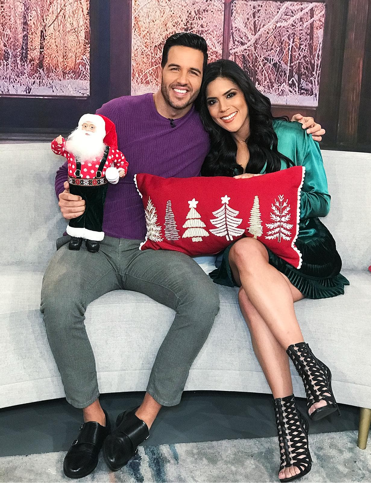 La familia de 
<a href="https://www.univision.com/shows/despierta-america" target="_blank">Despierta América</a> está lista para la temporada de fiestas y hace unos días inauguraron el set con la decoración navideña.