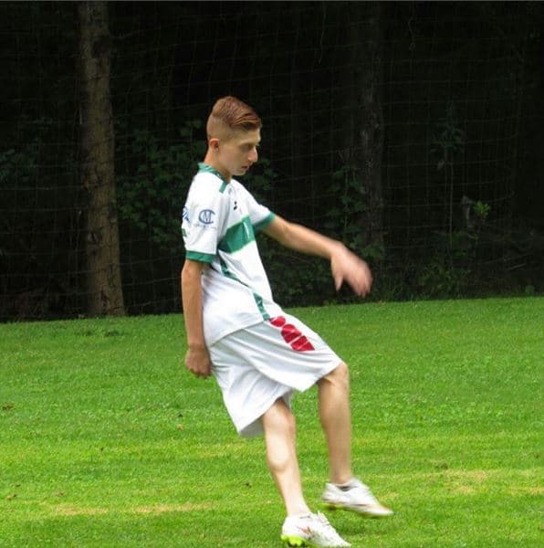 Y aunque sus padres nunca lo obligaron a actuar, Octavio confiesa que su verdadera pasión era el futbol. De hecho, jugó de manera semiprofesional en las escuelas del Club Pachuca, de acuerdo con el diario 'El Universal'.