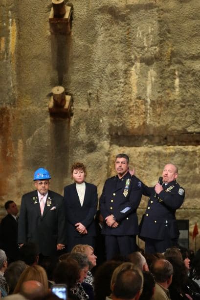 Manny Rodriguez , Pia Hofmann , el teniente Stephen Butler y Anthony Favara forman parte del equipo de recuperación de la Zona Cero.