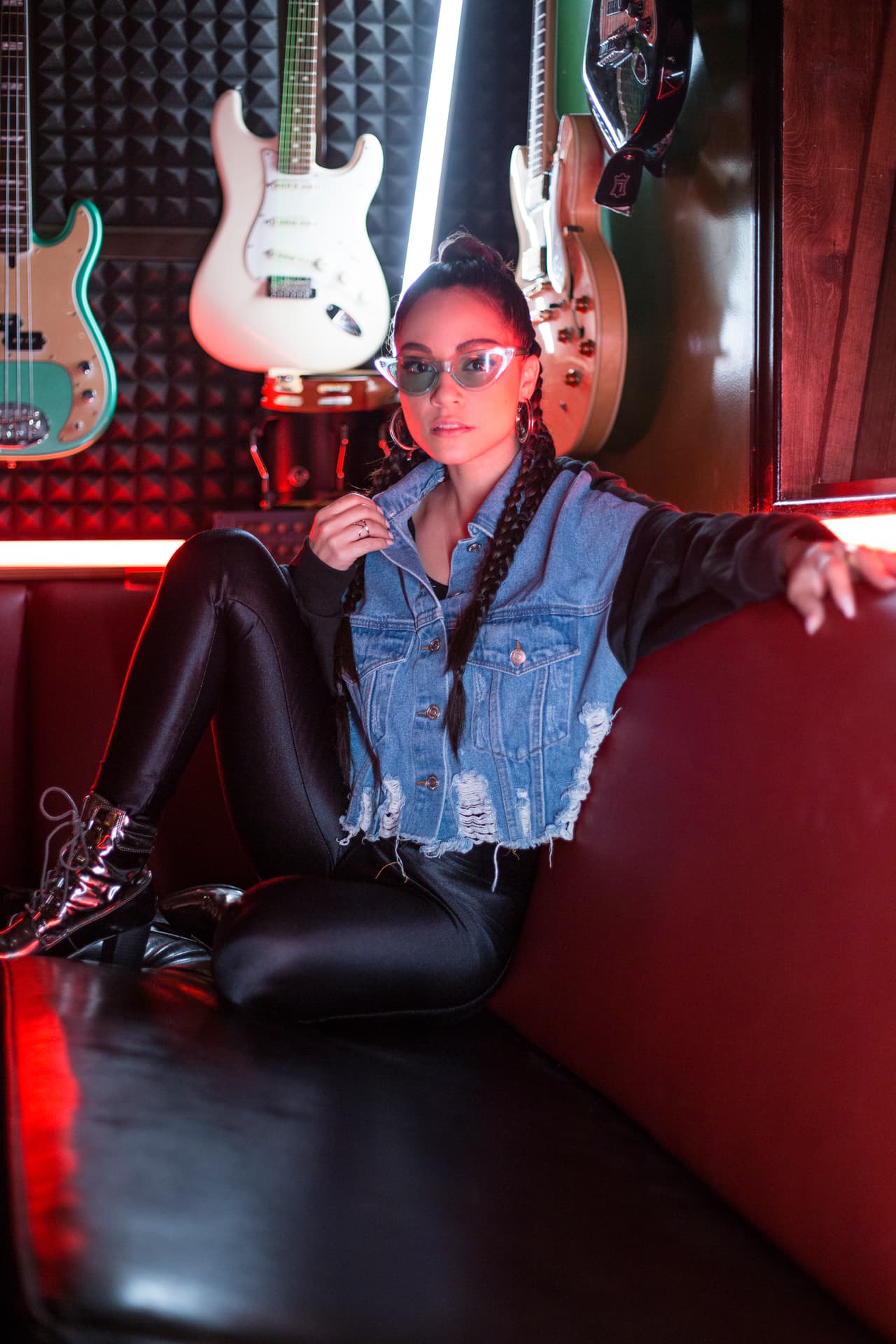 <b>Tradiciones que la formaron.</b> 
<br>Las raíces de Sharlene la ayudaron a desarrollar su carrera.