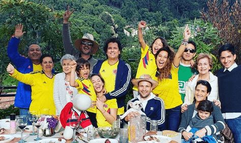 Al finalizar el partido con un marcador 3-0 a favor de Colombia, Carlos publicó esta instántanea con la que también aprovechó para celebrar el Día del Padre.