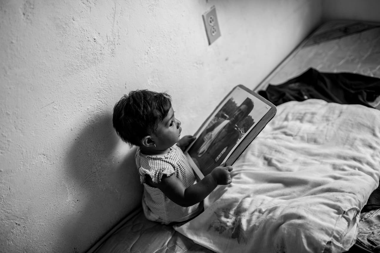 La hija de Kevin. Ahora responsabilidad de Cantalicia Ramos, su abuela.