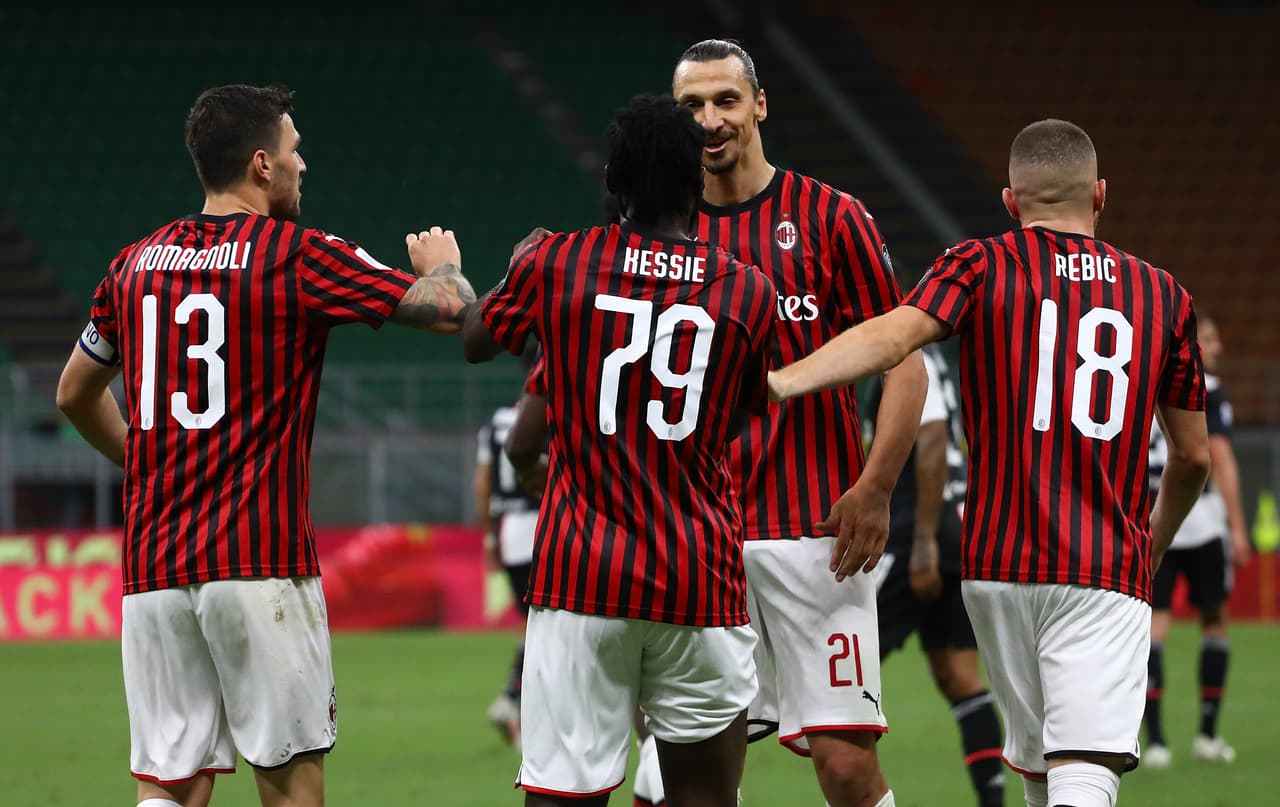 El Milan solo necesitó 5 minutos para darle la vuelta al partido que perdían por desventaja de 0-2 y terminan ganando 4-2.