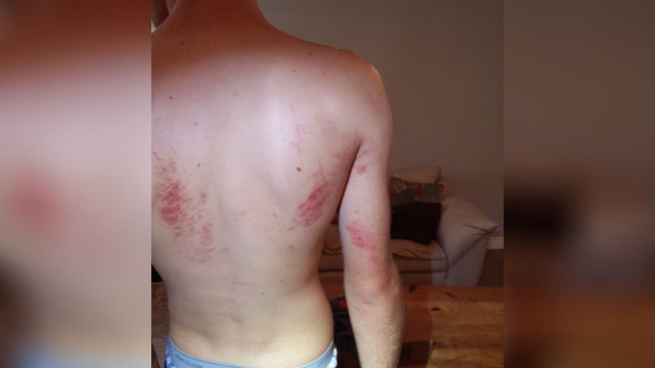 Familia de niño autista detenido por error demanda a una ciudad de Arizona por $5 millones