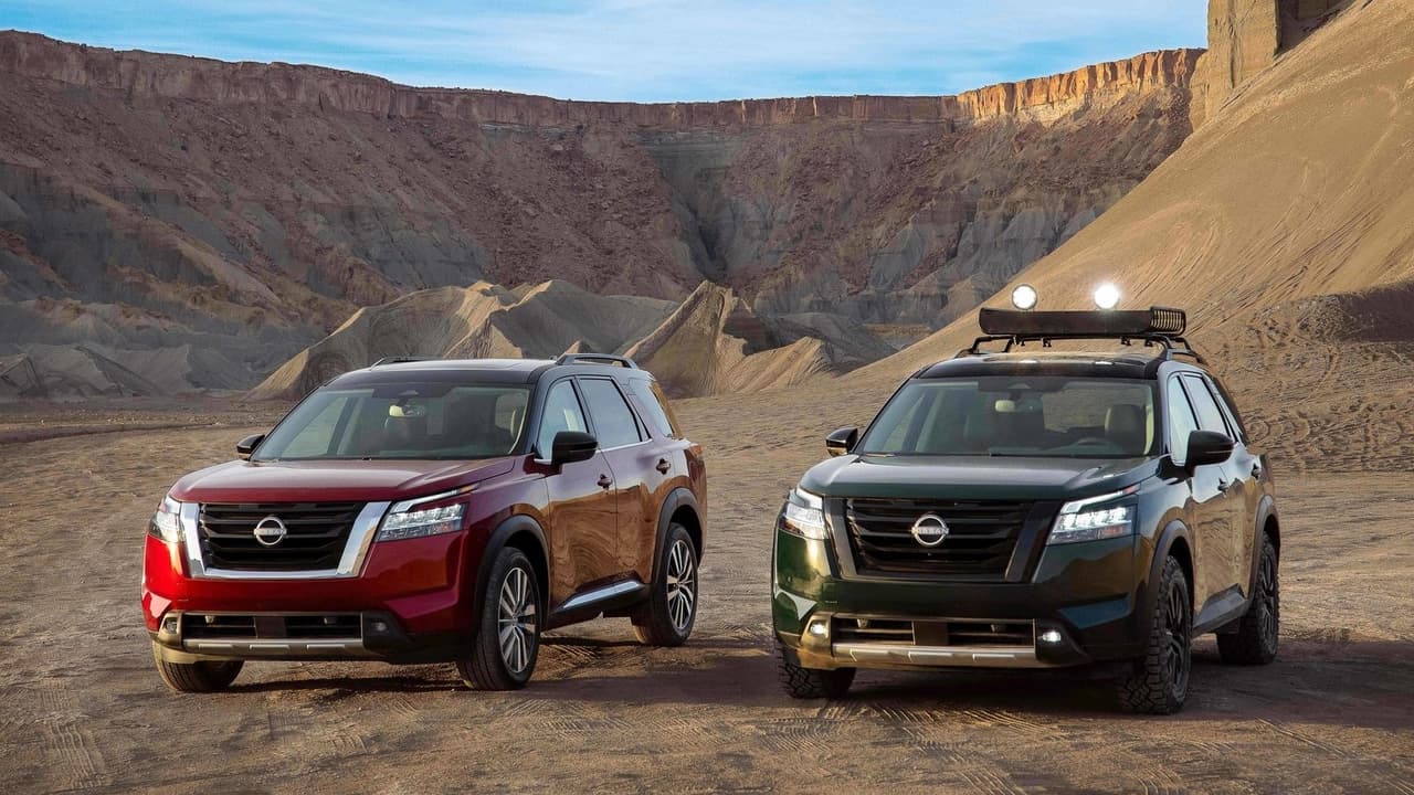 Comparada a la generación que reemplaza, la nueva Pathfinder es 1.5 pulgadas más larga, 0.6 pulgadas más ancha y 0.5 pulgadas más alta. Sin embargo, la distancia entre sus ejes se mantiene exactamente igual al modelo anterior.