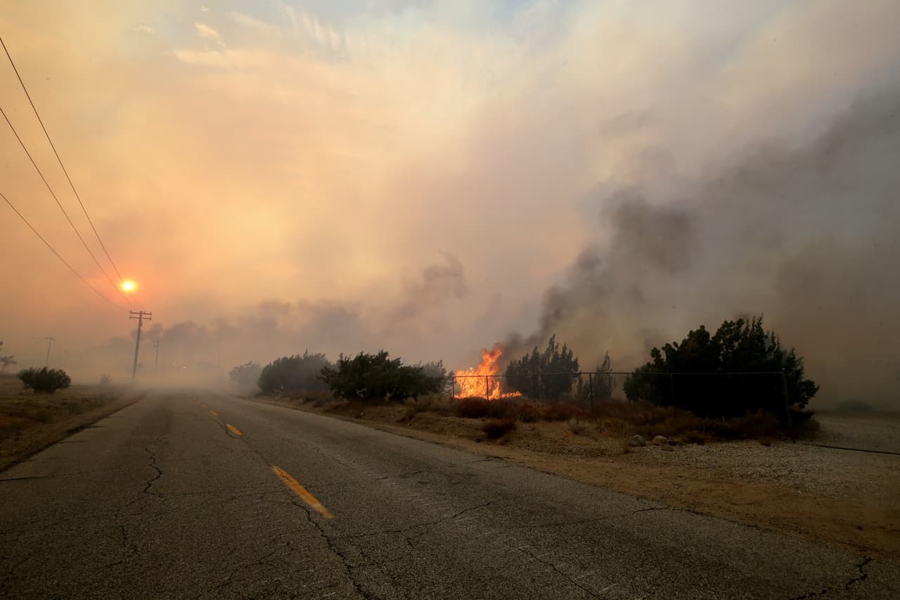 Fuertes vientos y alerta por posibles incendios en el sur de California este fin de semana