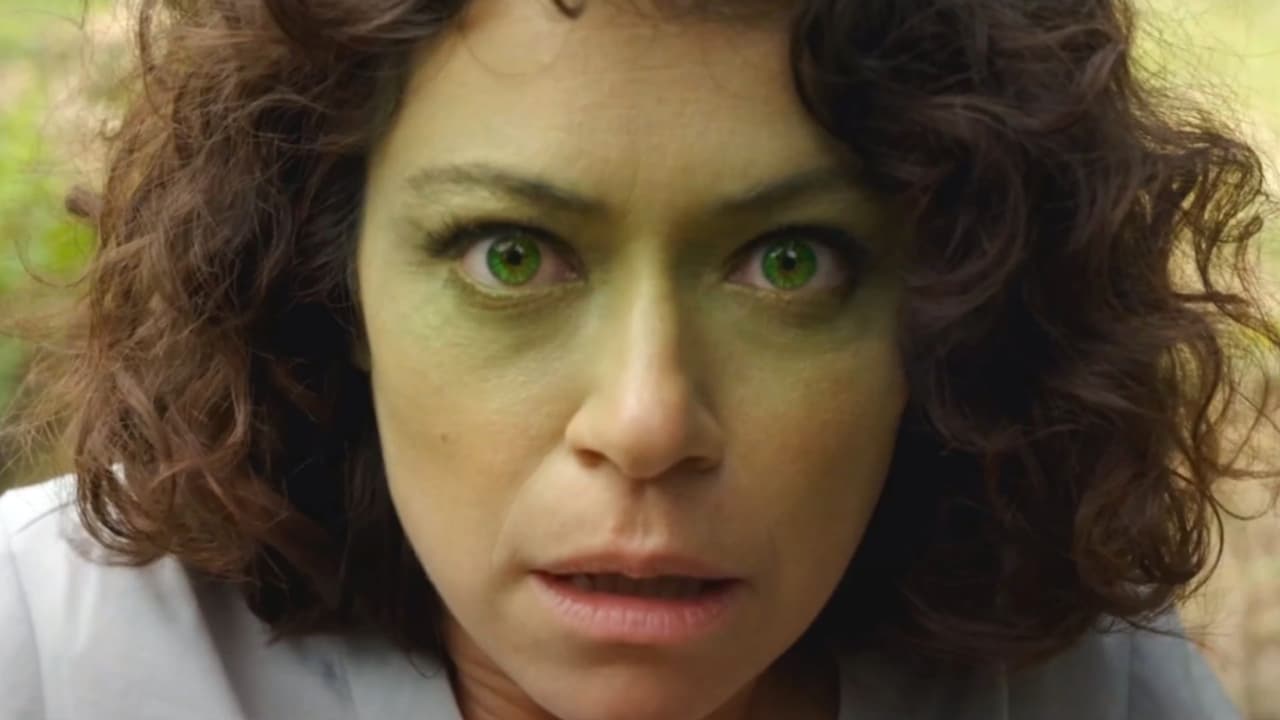 Tatiana Maslany como Jennifer Walters/She-Hulk.