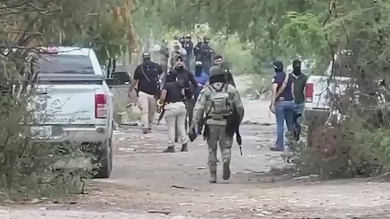 A mediados de este año, autoridades confirmaron que cinco cuerpos calcinados que fueron descubiertos en una zona rural de Tamaulipas, México, correspondían a los 
<b><a href="https://www.univision.com/local/arizona-ktvw/hallan-cuerpos-calcinados-reynosa-integrantes-desaparecidos-grupo-fugitivo-autoridades-investigan" target="_blank">integrantes del Grupo Fugitivo</a></b>. Los miembros de la agrupación habían sido reportados como desaparecidos tras amenizar una fiesta privada.
