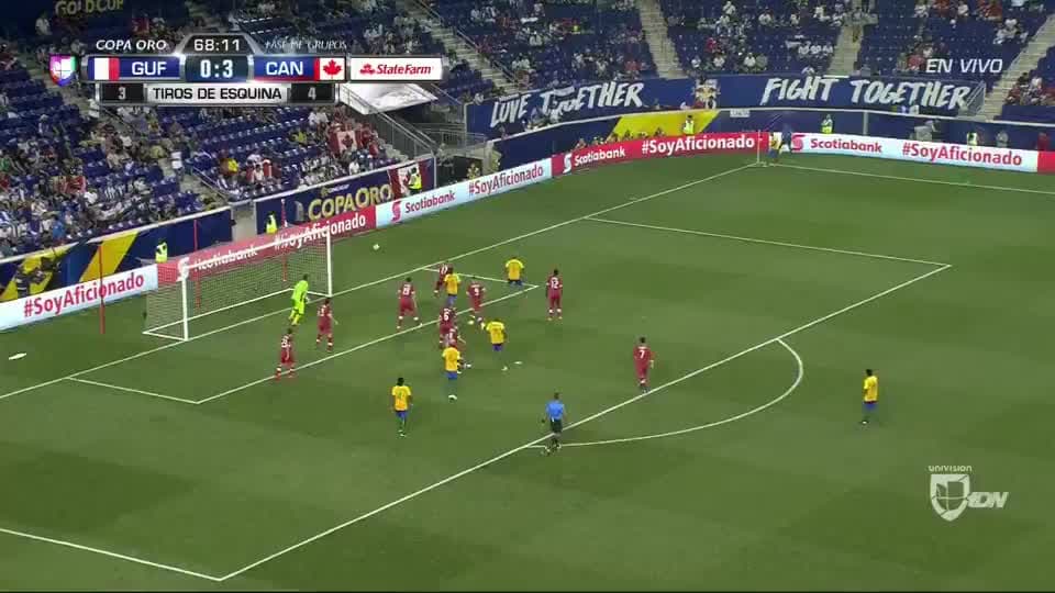 Goooolll!! Roy Contout mete el balón y marca para French Guiana