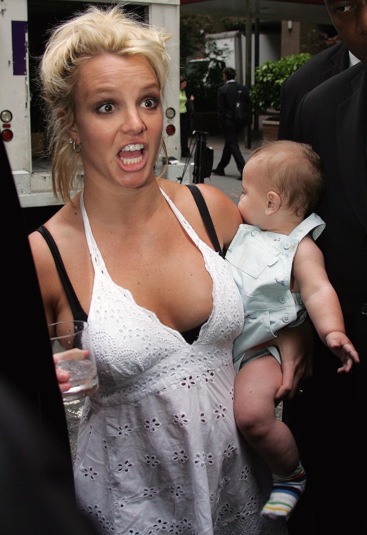 Algunas imágenes publicadas en esa época dejan claro que a Britney le pesó mucho ser mamá.