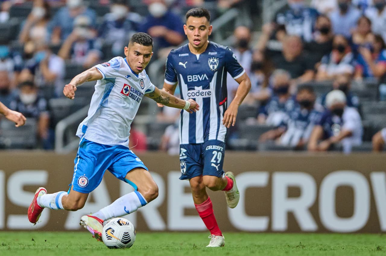 Un solitario gol de Maxi Meza le da la victoria 1-0 a Monterrey y toman una cómoda ventaja en las semifinales de la Concacaf Liga de Campeones frente a Cruz Azul.