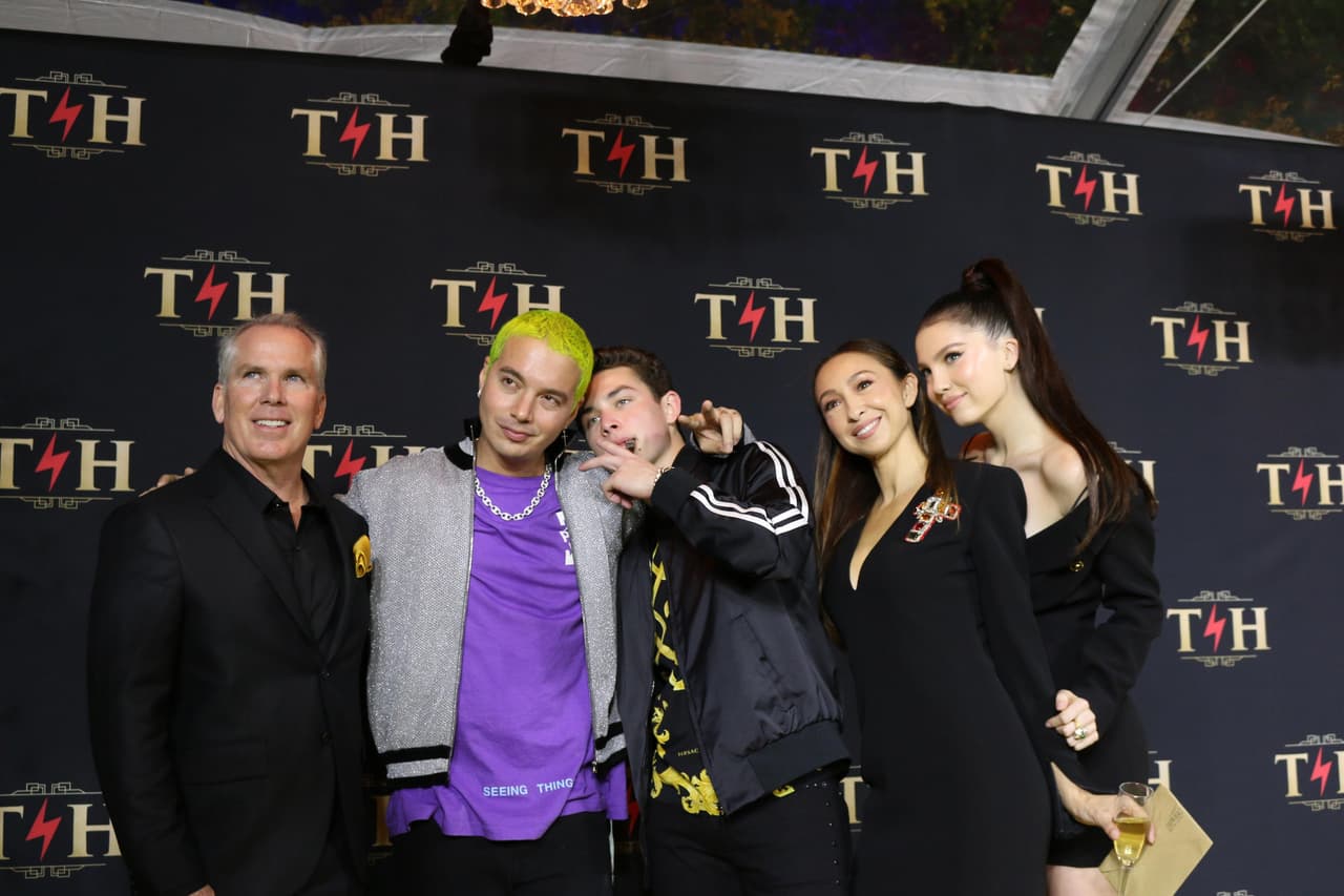 Balvin fue invitado personalmente por el millonario texano y su esposa, Azteca. Fue una sorpresa para John, quien no daba crédito.