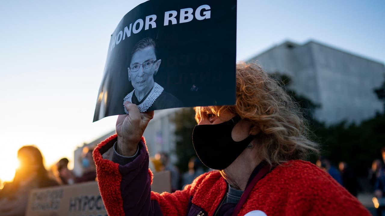 Trump postulará el viernes o sábado a magistrada para reemplazar a Ginsburg en la Corte Suprema