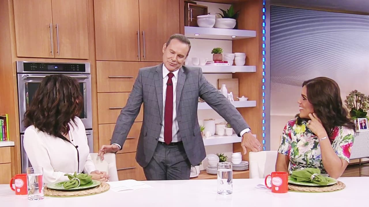 "Y todavía pues uno aguanta", señaló con humor en la casual conversación.