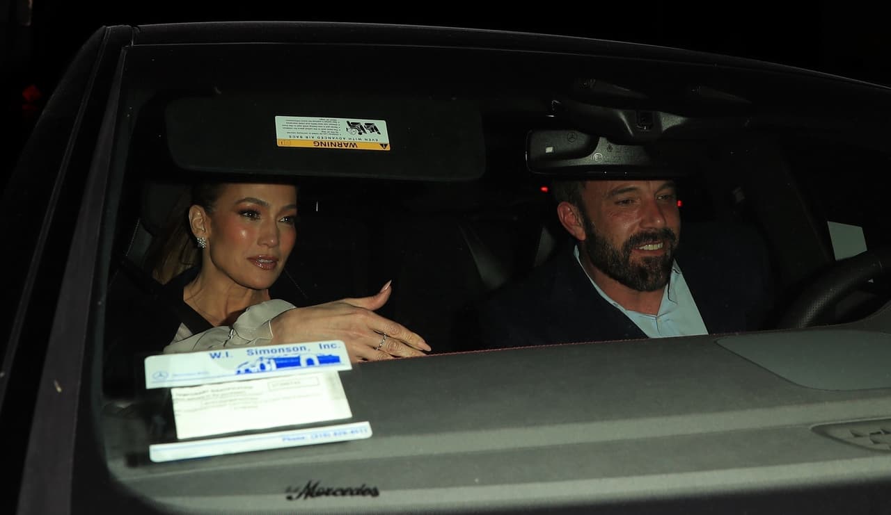 <b><a href="https://www.univision.com/famosos/historia-amor-jennifer-lopez-ben-affleck-pelicula-2022-casado" target="_blank">JLo y Ben Affleck tienen una historia de amor</a></b> que inició con una primera etapa entre 2002 a 2004. 
<br>