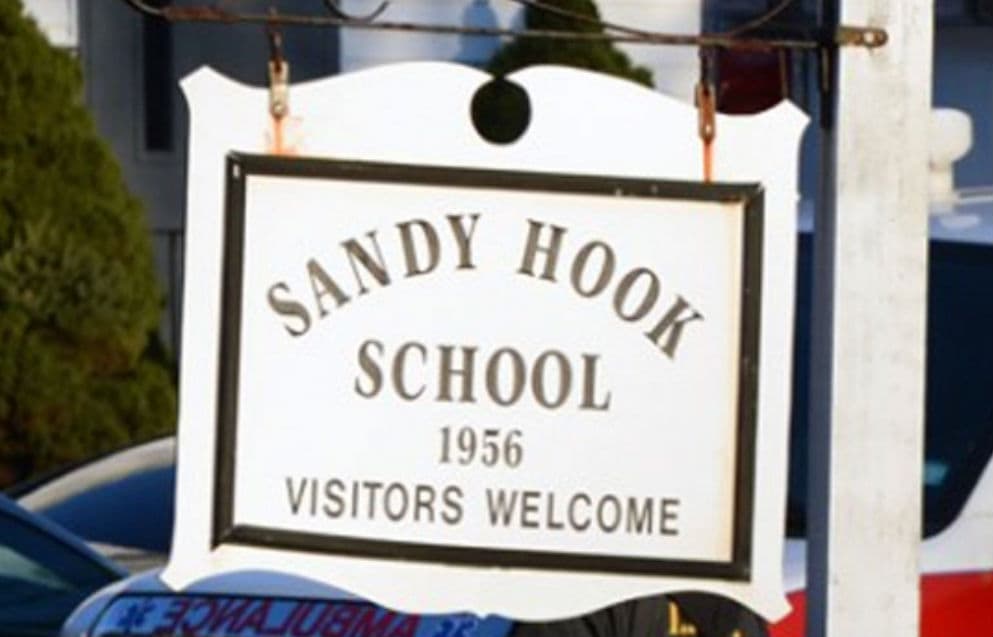 Mamá de víctima de Sandy Hook urge a la comunidad latina a votar ‘para salvar vidas’