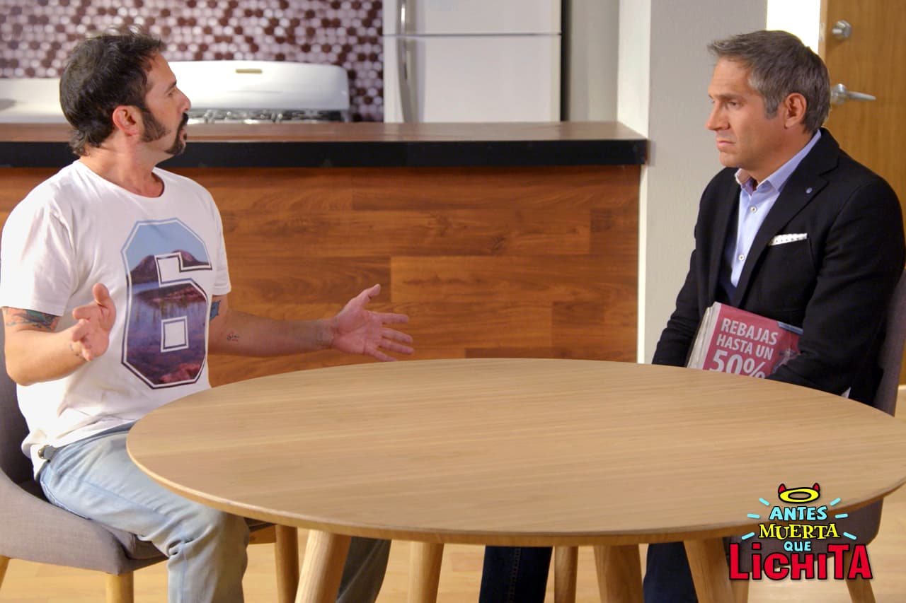 Roberto y Gumaro deciden mudarse de departamento para cumplir con los requisitos para recuperar a Mateo.