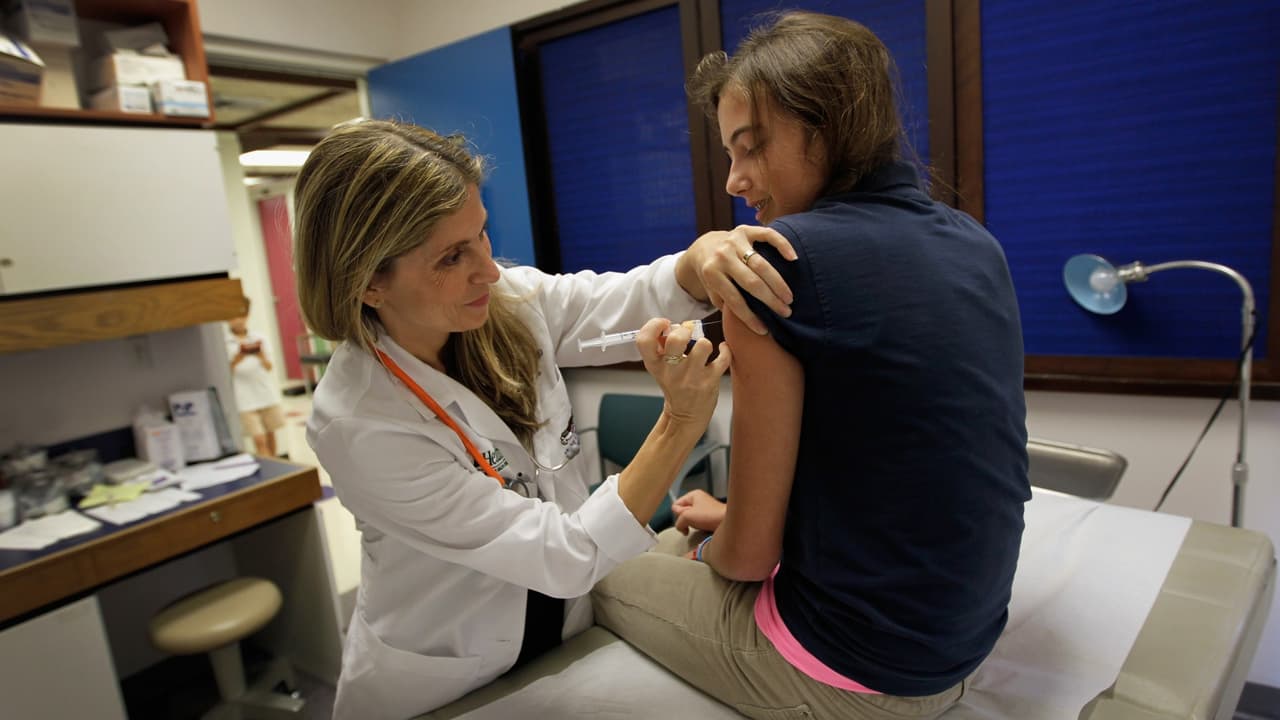 En el mes de su concientización de cáncer cérvico-uterino, médicos alertan a mujeres latinas a no ser víctimas de este asesino silencioso. 
<a href="https://www.univision.com/los-angeles/kmex/noticias/cancer/por-que-el-cancer-cervico-uterino-es-asesino-silencioso-de-las-latinas" target="_blank">Los Centros de salud Queescare ofrecen exámen gratis</a> o a bajo costo, para que ninguna se quede sin su chequeo preventivo.
