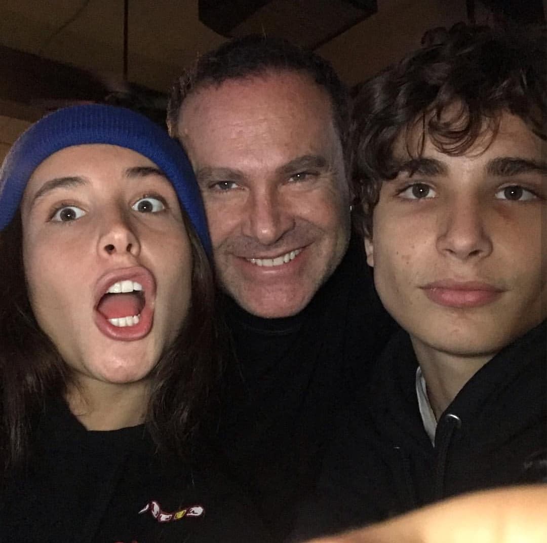 Alan es padre de cinco hijos: Hannah es la primogénita, quien ya no vive en casa del conductor, ya que se mudó a California en el 2018 para empezar sus estudios universitarios.