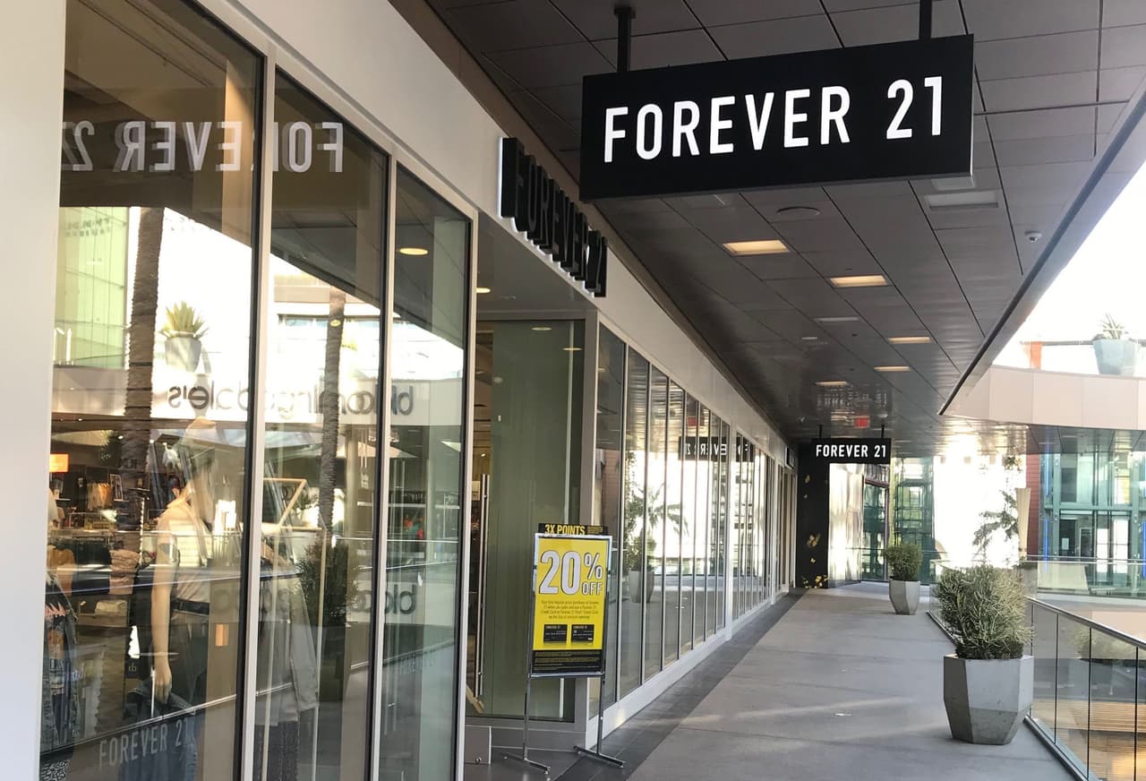 En Forever 21 hay artículos a $5 dólares tras anuncio de cierre de tiendas en California