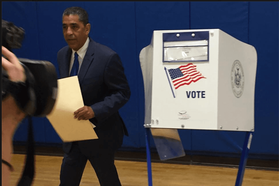 Adriano Espaillat amanece votando por el escaño que deja Rangel en el Congreso federal