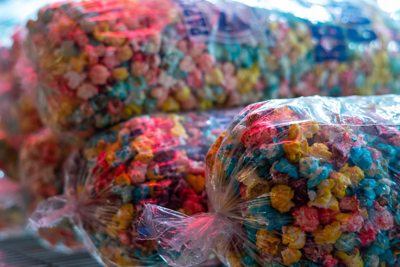 Maíz de la caldera: estilo arco iris, con caramelo, o sencilla.
<br>