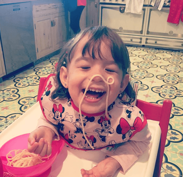 "Así se debe de comer la pasta", escribió Alan Tacher en su Instagram.