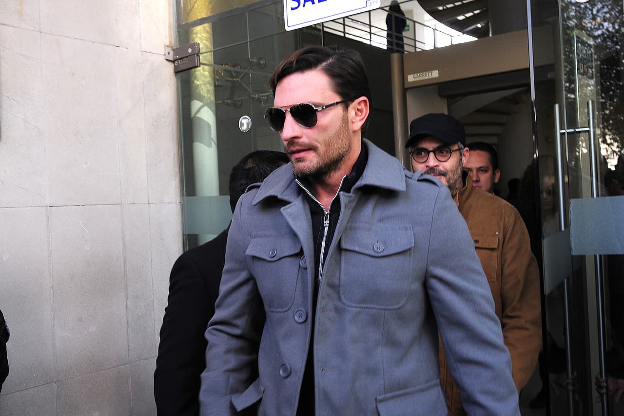 El actor de Por Amar Sin Ley le dará la 'patadita de la buena suerte' a Ana Patricia Gámez y Rafael Araneda, así como a los 24 amorosos que arrancan su búsqueda por el amor verdadero.