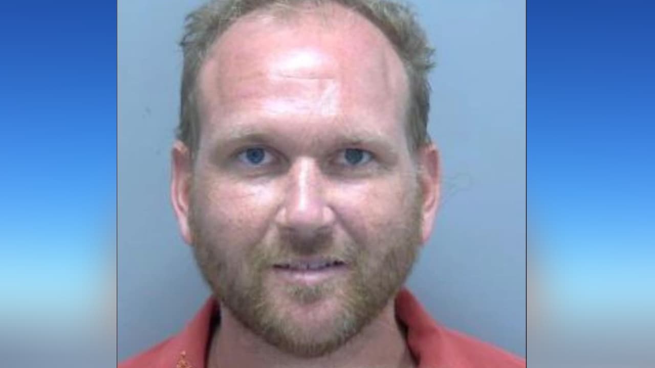 Entró a su habitación, gritó “vete de aquí Satanás” y mató con un bate de béisbol a su compañero de apartamento