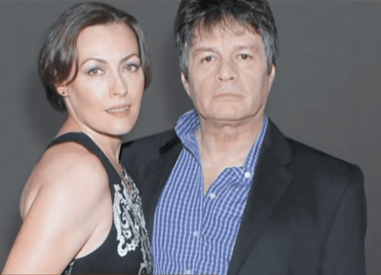 Ante una pregunta expresa sobre el tema, el actor dijo que 
<b>nunca le prohibió</b> a Tere Salinas ver a su hija.