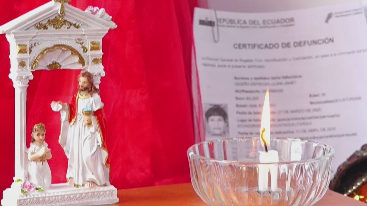 Le entregaron las cenizas de su madre muerta por coronavirus y ahora le dicen que la enterraron en un cementerio 