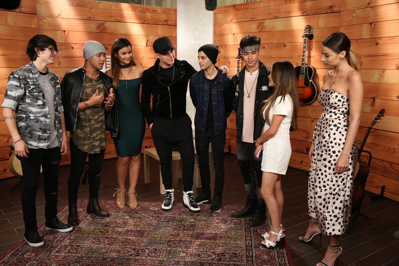 Oh, pero la sorpresa fue cuando 
<b>Rubí Ibarra</b>, la quinceañera más famosa de México, por fin conoció a los chicos. ¡Es megafan de ellos!