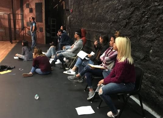 Con mucho foco, los participantes prestan mucha atención de sus coaches.