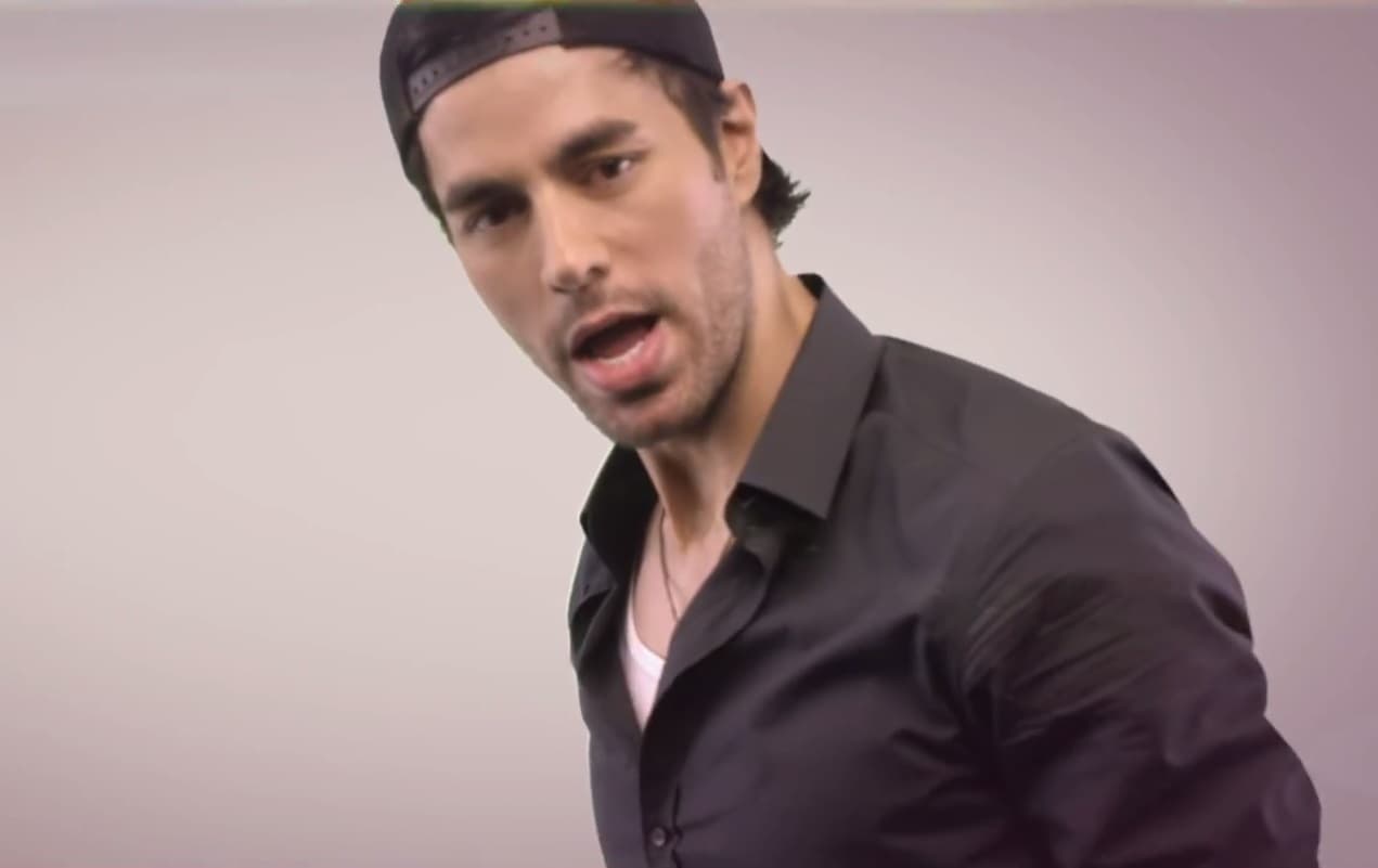 El español vuelve de nuevo a deleitar la pupila de todas sus fanáticas con este estreno.