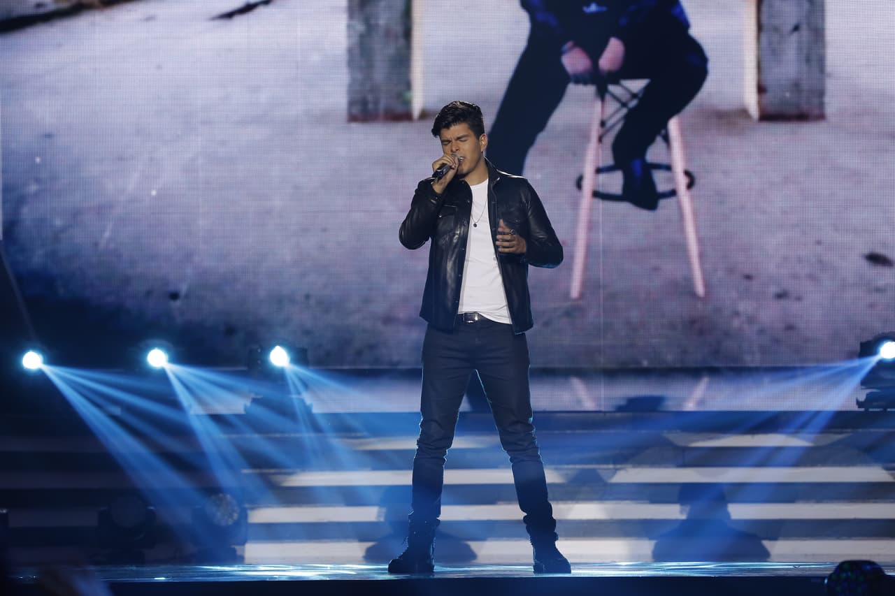 Jonathan cantó 'Volverte A Ver'