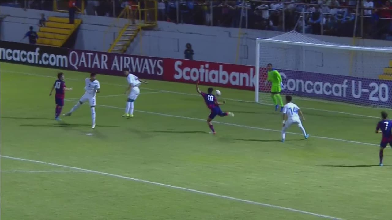 ¡Gol a lo Zlatan! Taconazo de Alejandro Alvarado Jr. para el 2-0