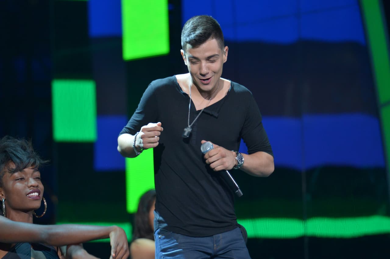 Luis se aventó unos pasitos de baile.