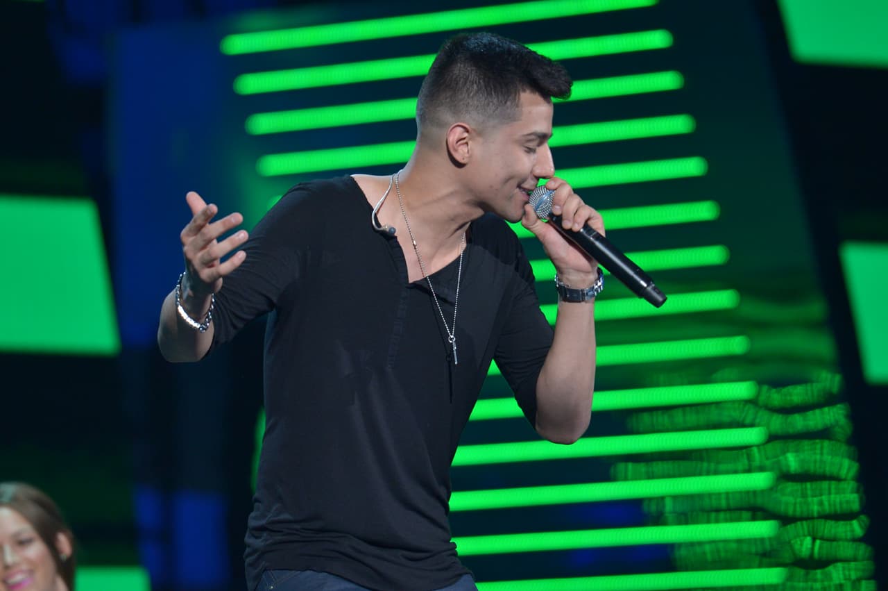 Las fans de Luis no pararán de gritarle en la noche de Premios Juventud.