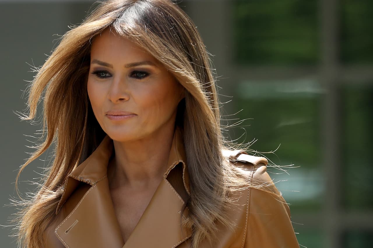 Melania y Donald Trump: la desconexión política de una pareja que vive en cuartos separados y no se besa