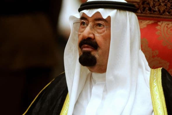 6. ABDULLAH BIN ABDUL AZIZ AL SAUD- Con 87 años, el rey de Arabia Saudita se coloca en el ranking, siendo el primer miembro de la monarquía dentro de la lista. Su reino cuenta con el 20% de las reservas mundiales de petróleo. Abdullah recientemente concedió a las mujeres el derecho al voto en las elecciones locales y siempre ha promovido el sistema educativo del país debajo del control clerical.